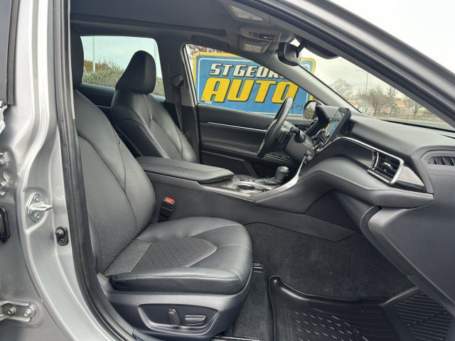 Used 2023 Toyota Camry XSE image 18