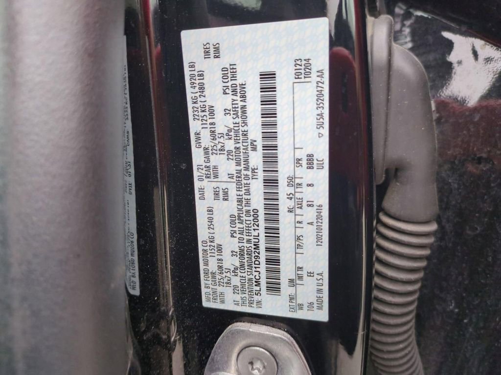 Certified 2021 Lincoln Corsair AWD image 34