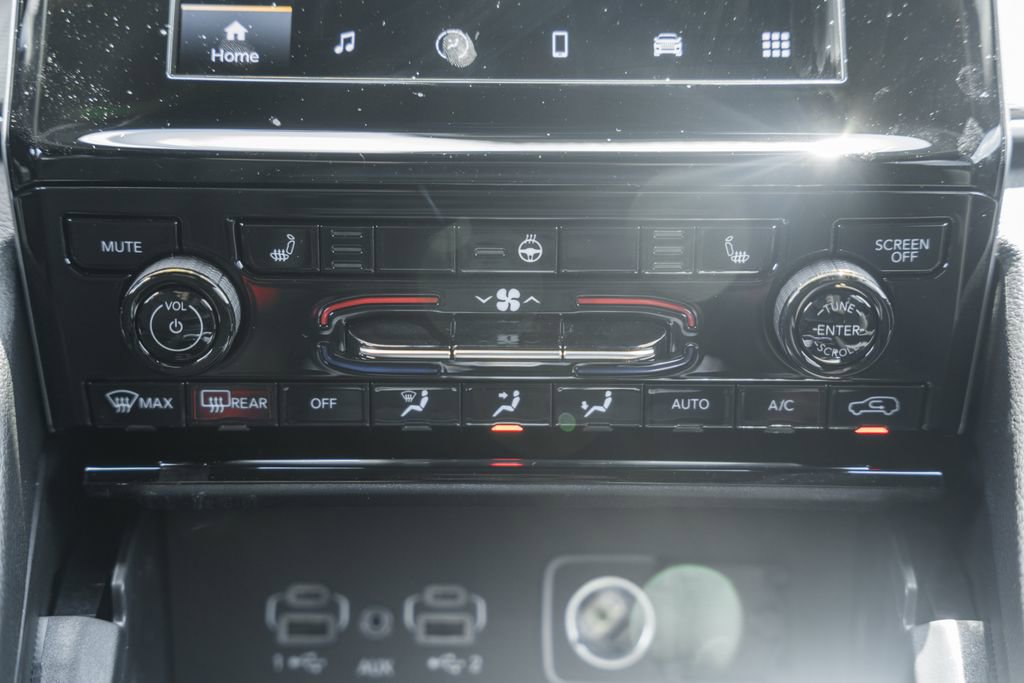 New 2025 Jeep Grand Cherokee Laredo X w/ Luxury Tech Group I image 24