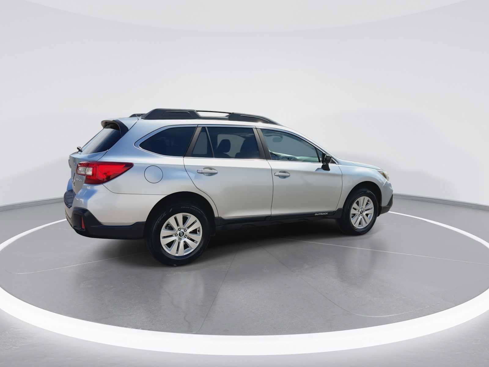 Used 2019 Subaru Outback 2.5i AWD/4WD image 8