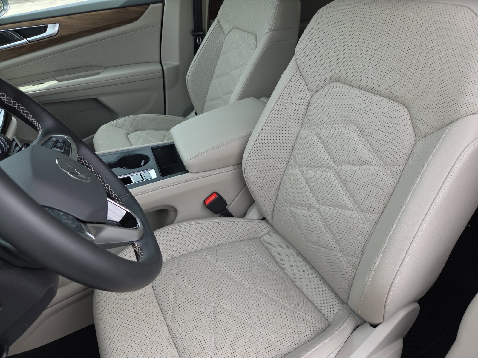 Certified 2026 Volkswagen Atlas SE AWD/4WD image 3