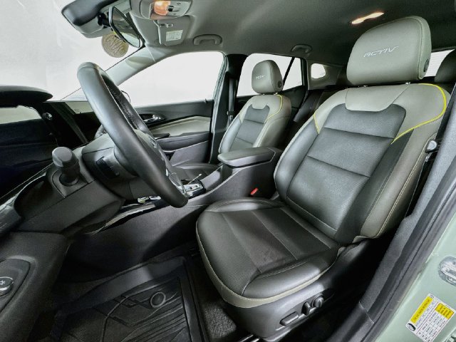 Used 2025 Chevrolet Trax ACTIV FWD image 11