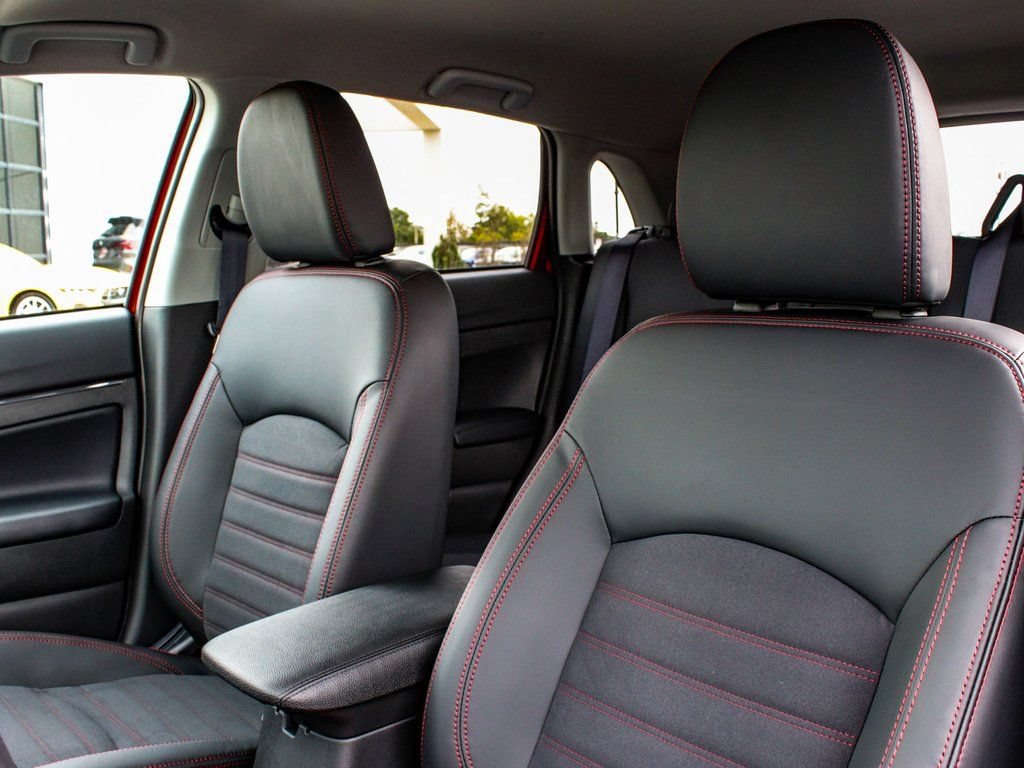 New 2025 Mitsubishi Outlander Sport SE AWD/4WD image 31