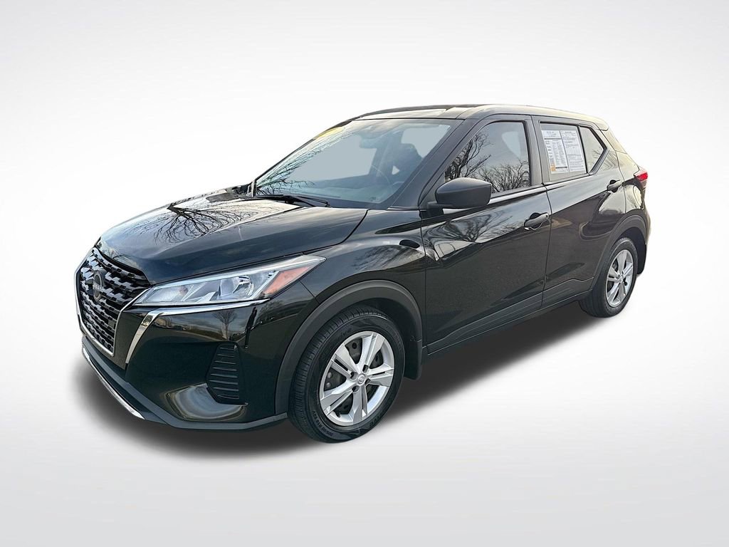 Used 2023 Nissan Kicks S image 3