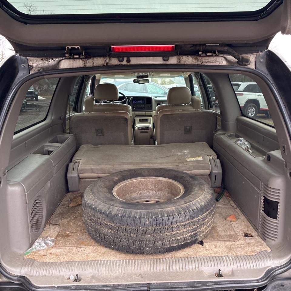 Used 2002 Chevrolet Suburban Z71 image 19