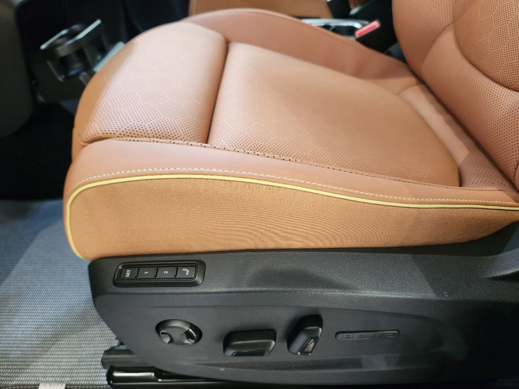 New 2025 Volkswagen ID. Buzz Pro S image 16