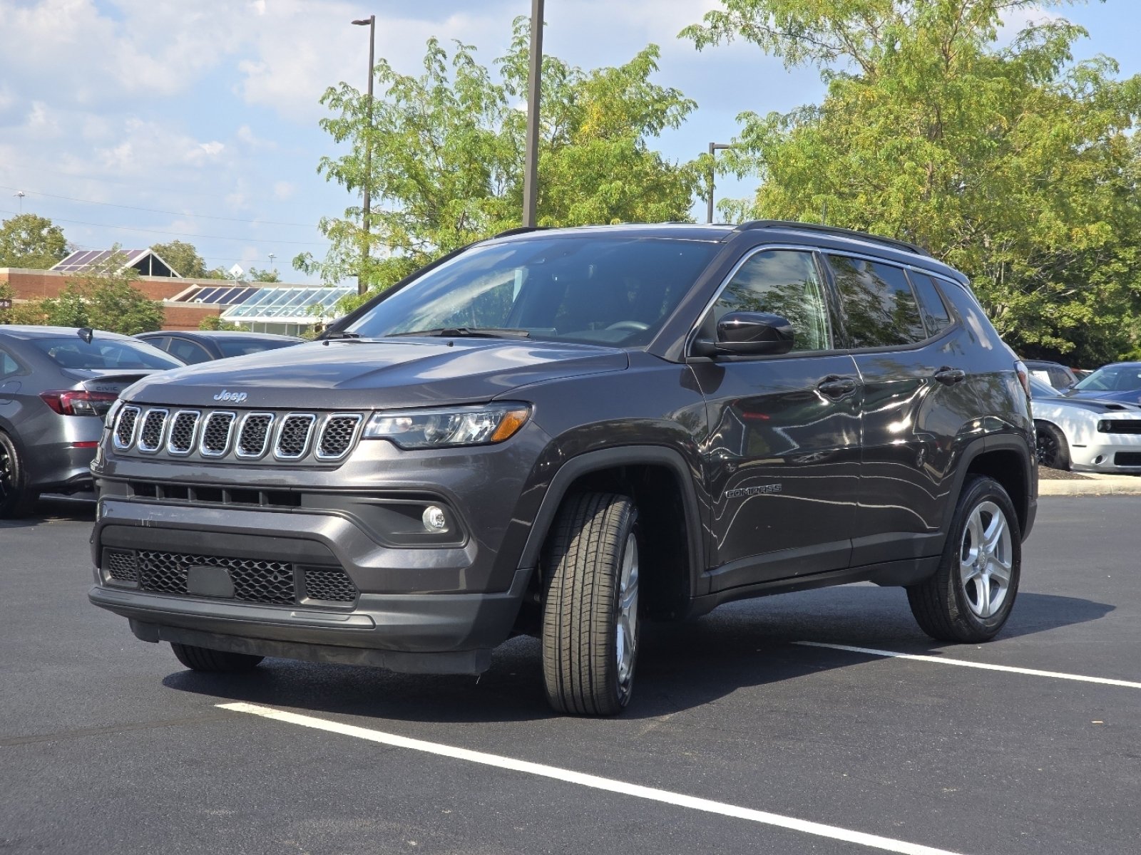 Used 2023 Jeep Compass Latitude w/ Convenience Group AWD/4WD image 14