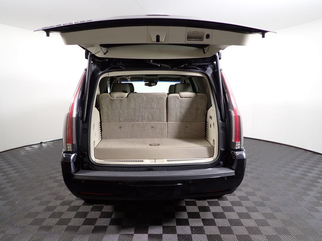 Used 2015 Cadillac Escalade Luxury AWD/4WD image 16