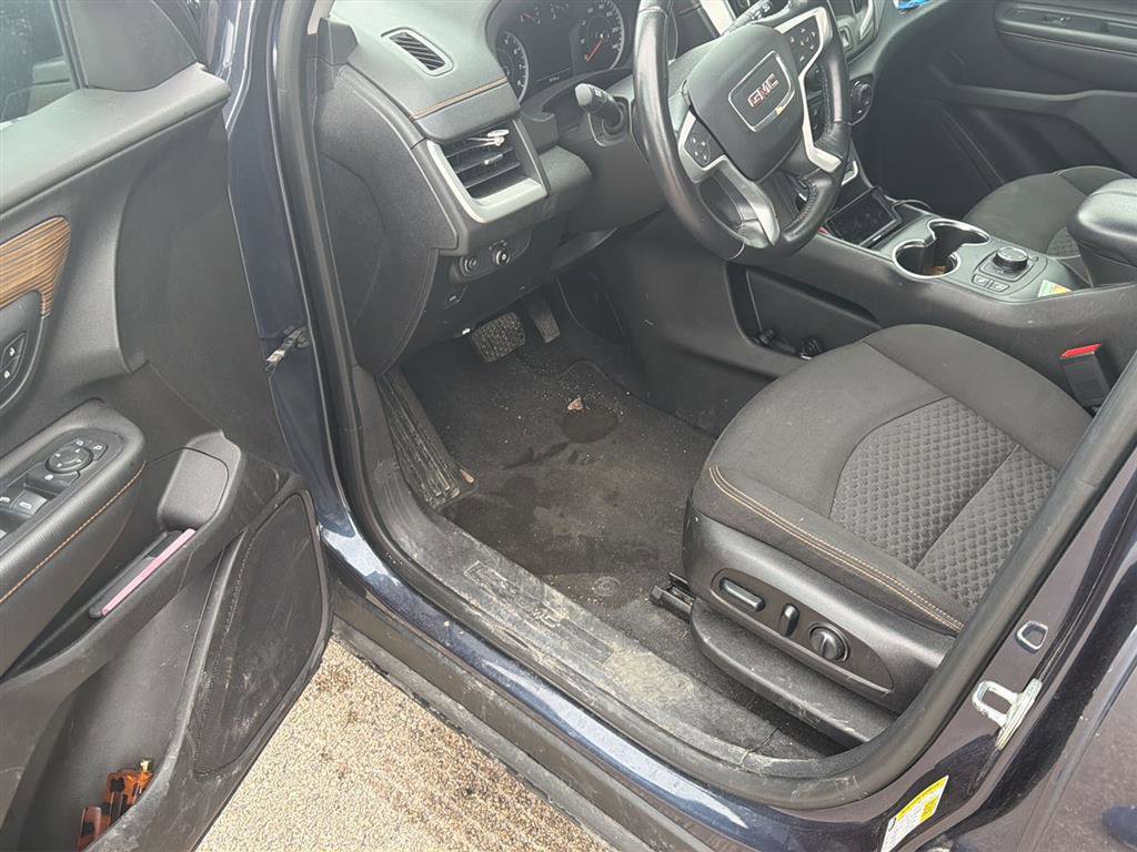 Used 2018 GMC Terrain SLE w/ Driver Convenience Package image 3