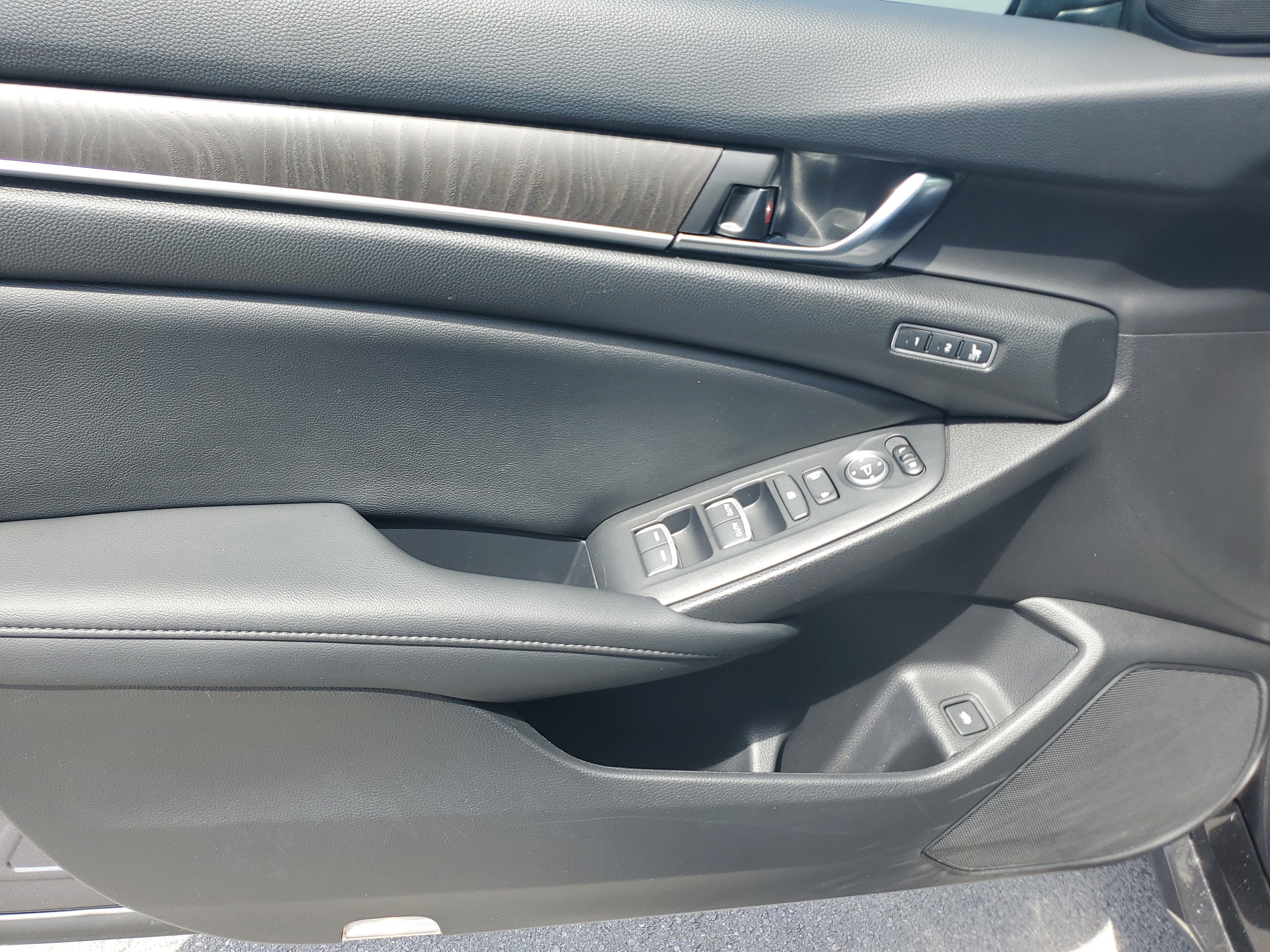 Used 2021 Honda Accord Touring image 26