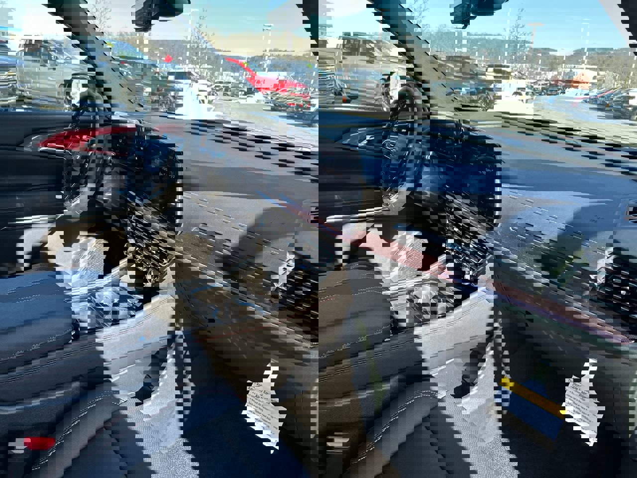 New 2026 Chevrolet Traverse Z71 w/ Driver Confidence Package image 16