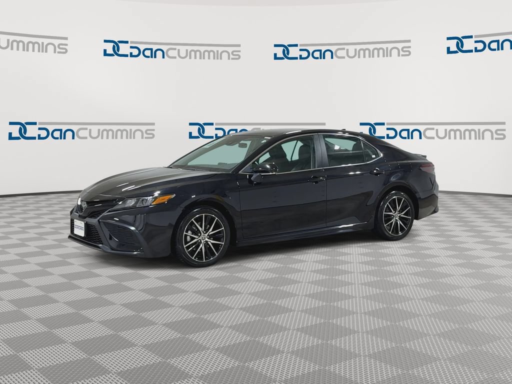 Used 2024 Toyota Camry SE FWD image 4