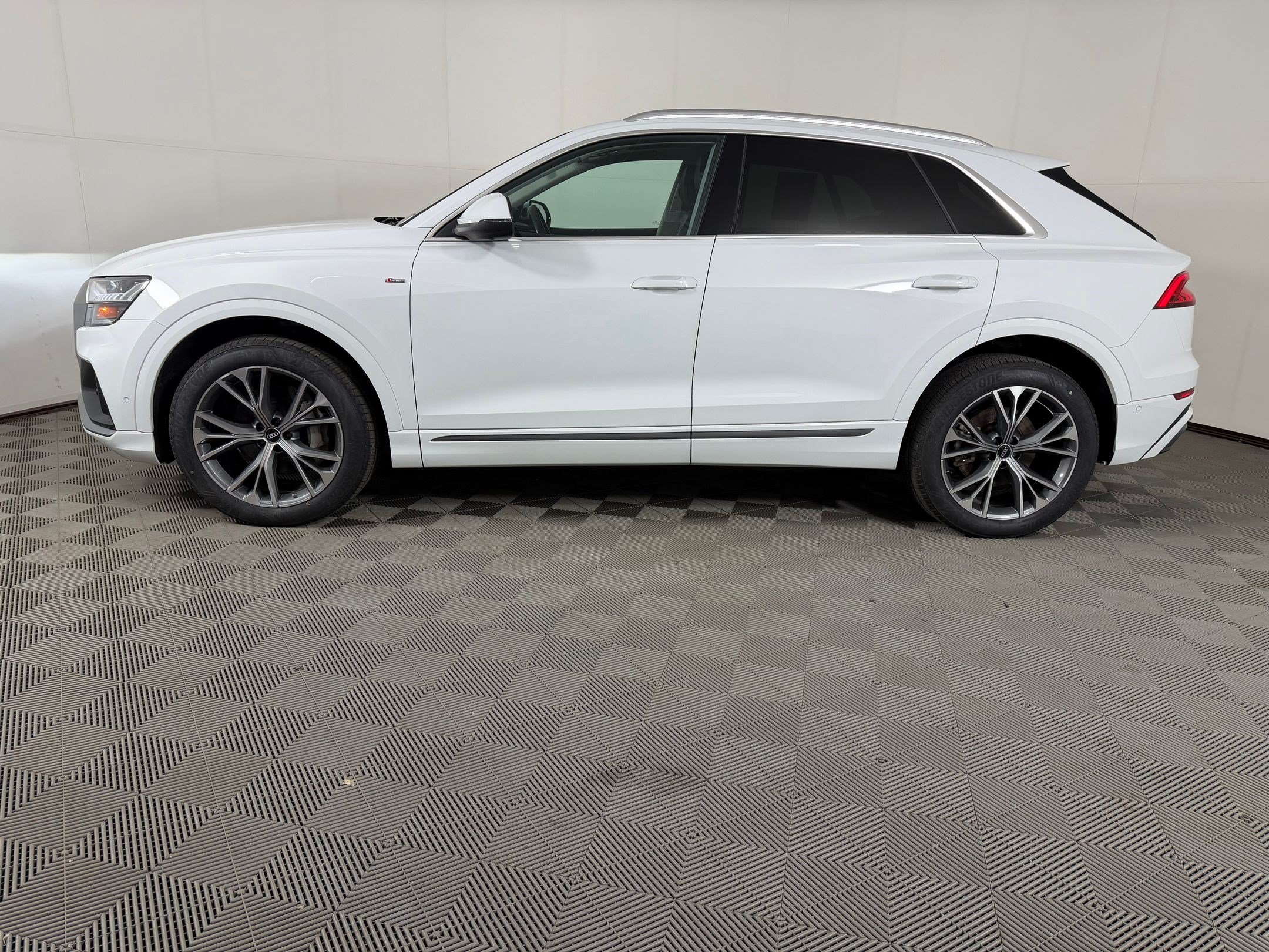 Certified 2023 Audi Q8 Premium Plus w/ Premium Plus Package AWD/4WD image 2