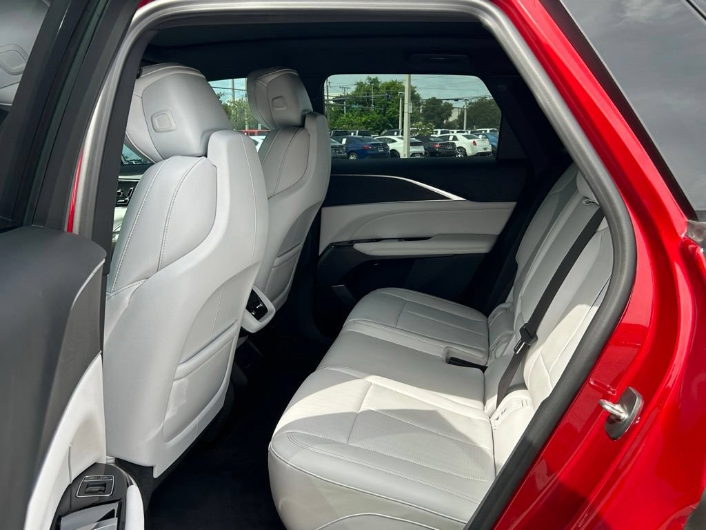 Used 2024 Cadillac Lyriq Sport RWD image 75