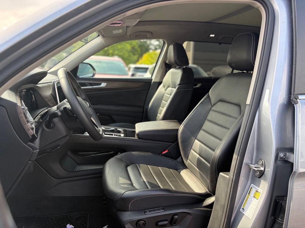 Used 2024 Volkswagen Atlas SEL AWD/4WD image 22