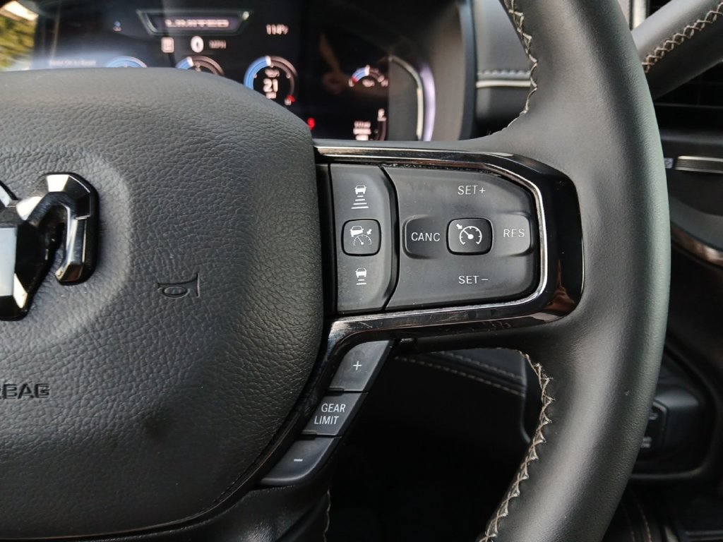 Used 2026 RAM 2500 Limited AWD/4WD image 23