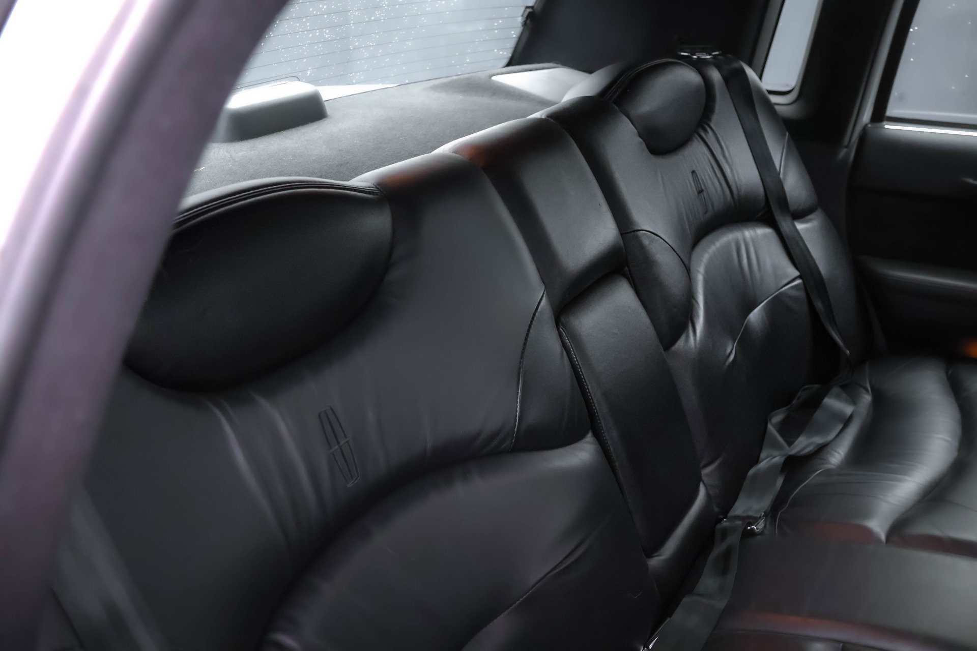 Used 1995 Lincoln Town Car Signature image 12