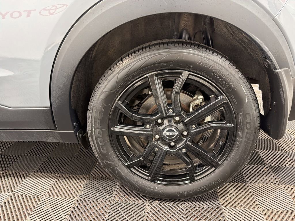 Used 2023 Nissan Kicks SV FWD image 31