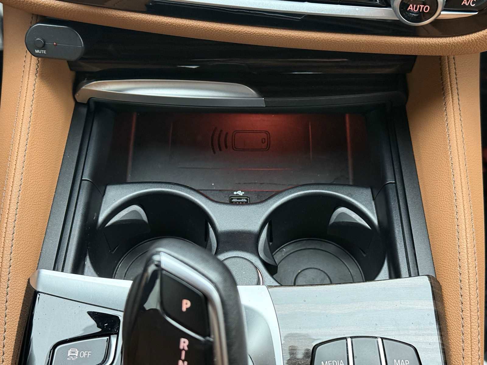 Used 2023 BMW 540i xDrive w/ M Sport Package image 33