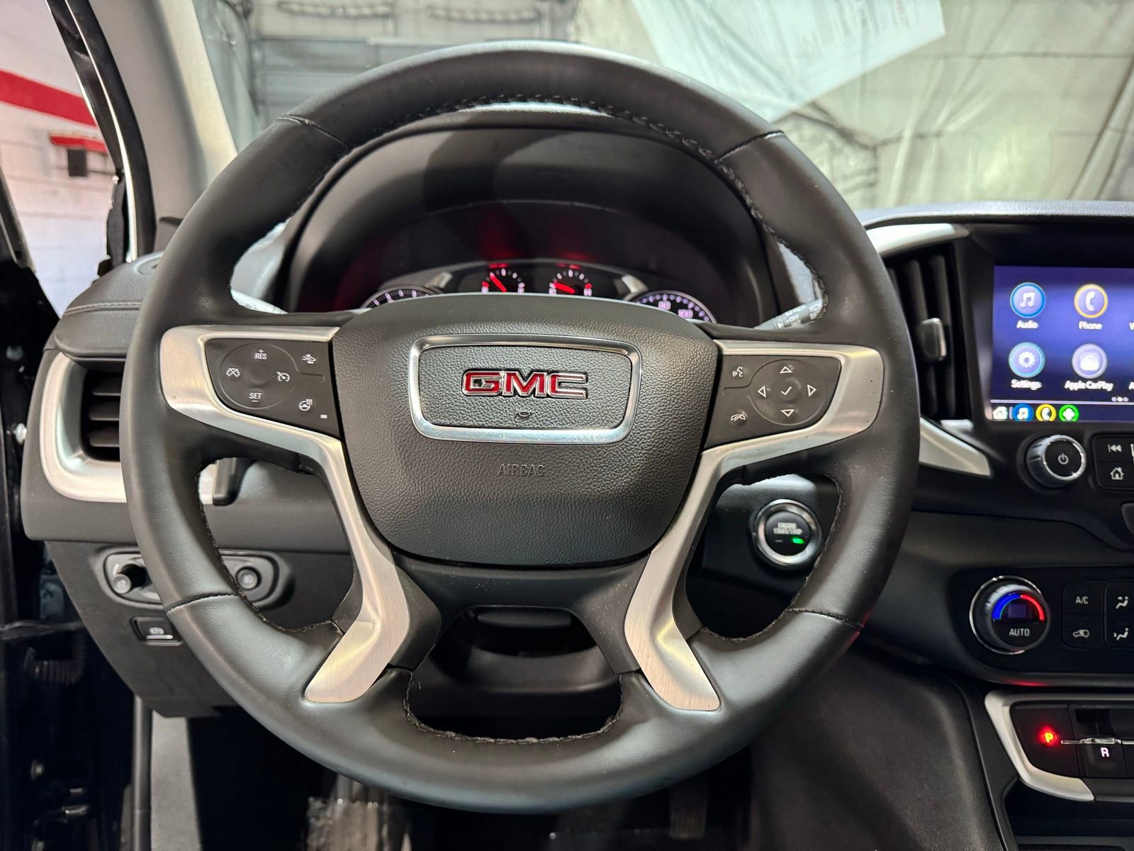 Used 2023 GMC Terrain SLT image 19