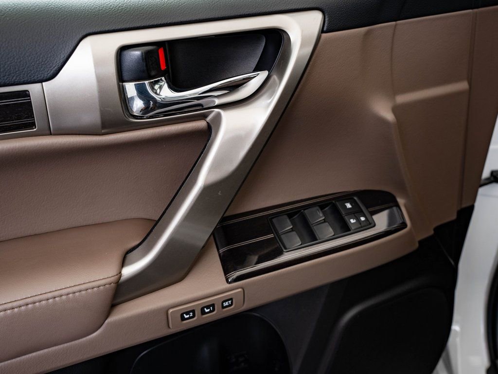 Used 2020 Lexus GX 460 Premium image 23