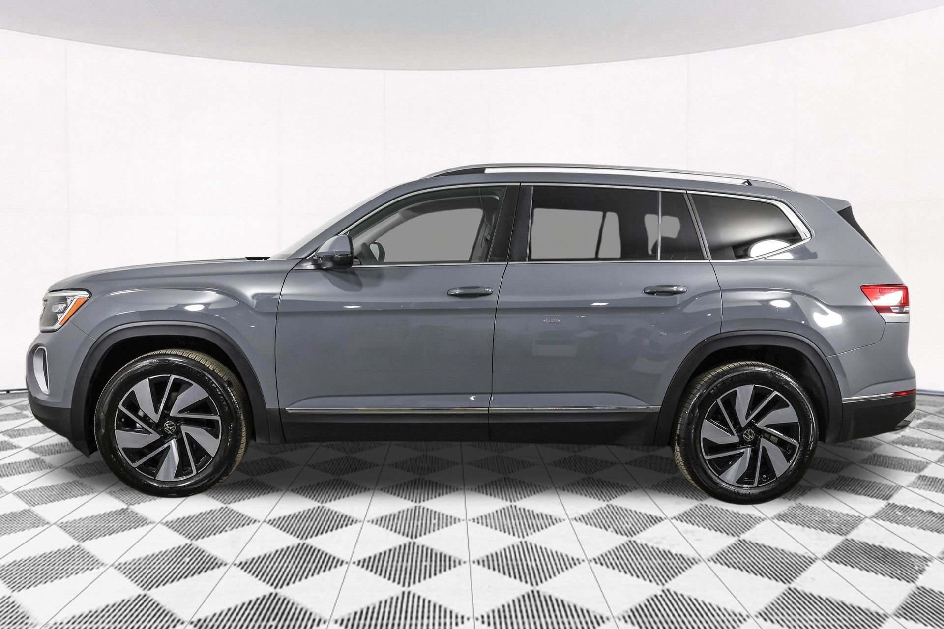 Used 2025 Volkswagen Atlas SEL image 22