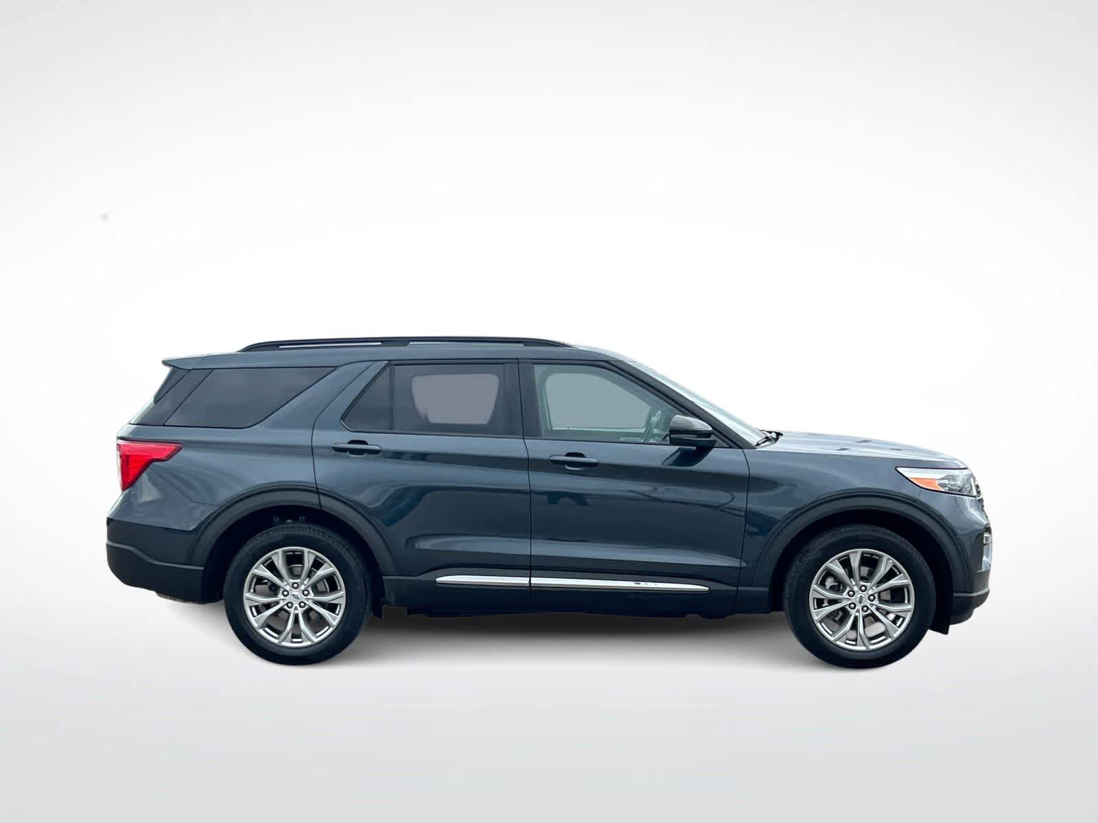 Used 2023 Ford Explorer XLT w/ Equipment Group 202A AWD/4WD image 9