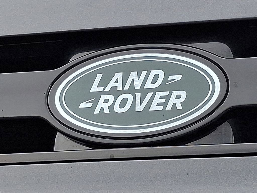 Used 2025 Land Rover Defender 110 S image 28