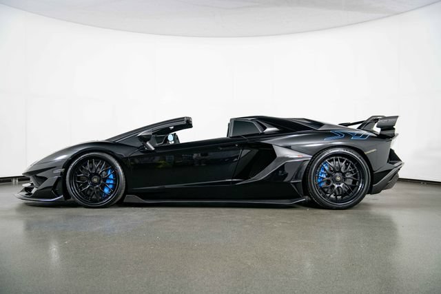 Used 2020 Lamborghini Aventador SVJ AWD/4WD image 5