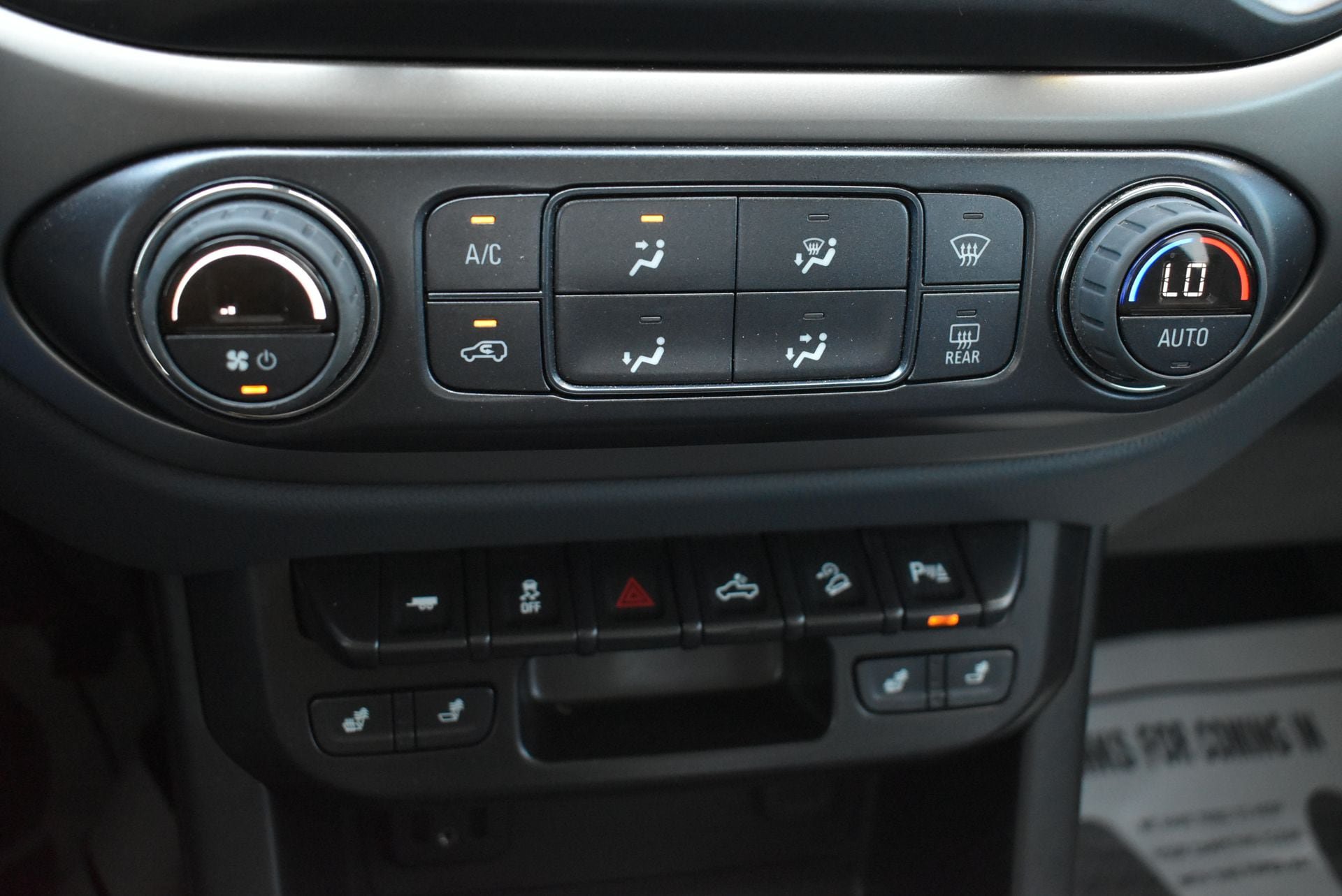Used 2022 Chevrolet Colorado Z71 AWD/4WD image 27