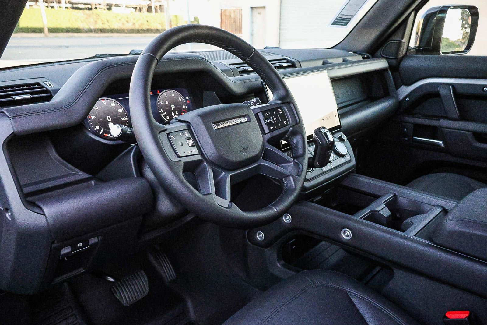 New 2026 Land Rover Defender 130 X-Dynamic SE image 28