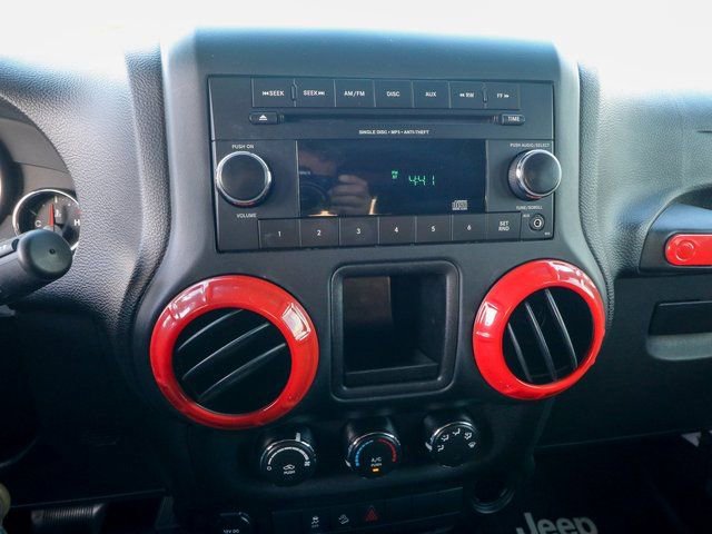 Used 2018 Jeep Wrangler Unlimited Sport w/ Connectivity Group image 18