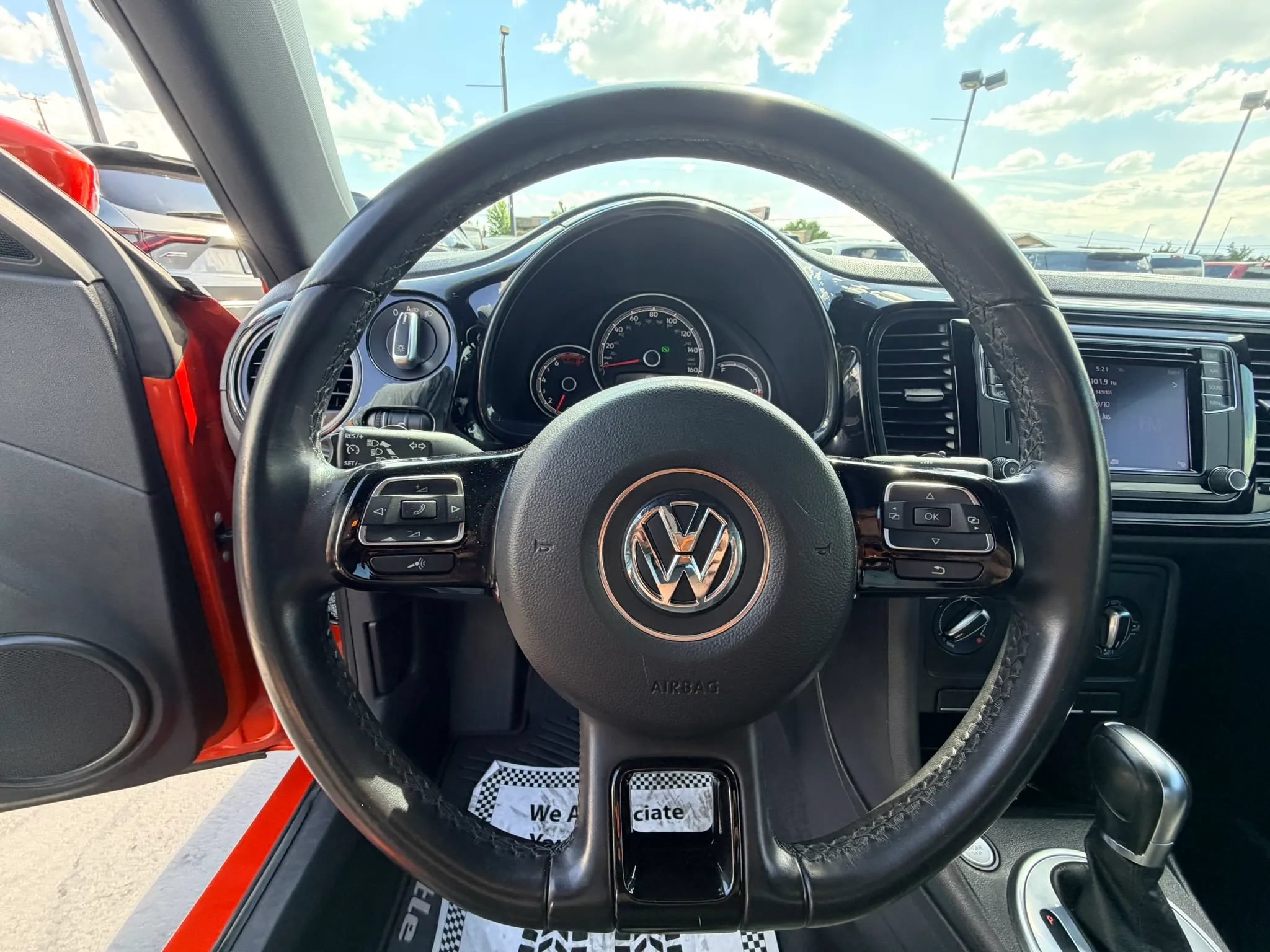Used 2018 Volkswagen Beetle 2.0T S FWD image 12