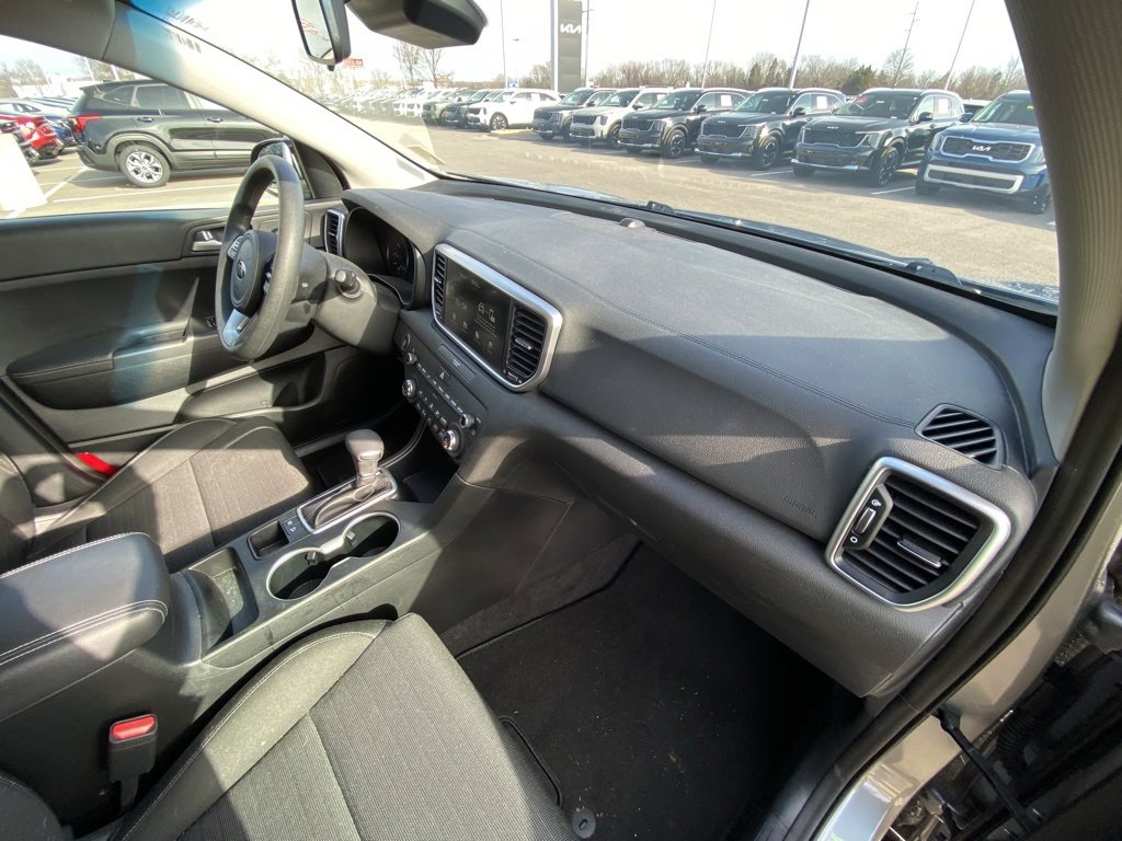 Certified 2022 Kia Sportage LX w/ LX FWD Value Edition Package image 29