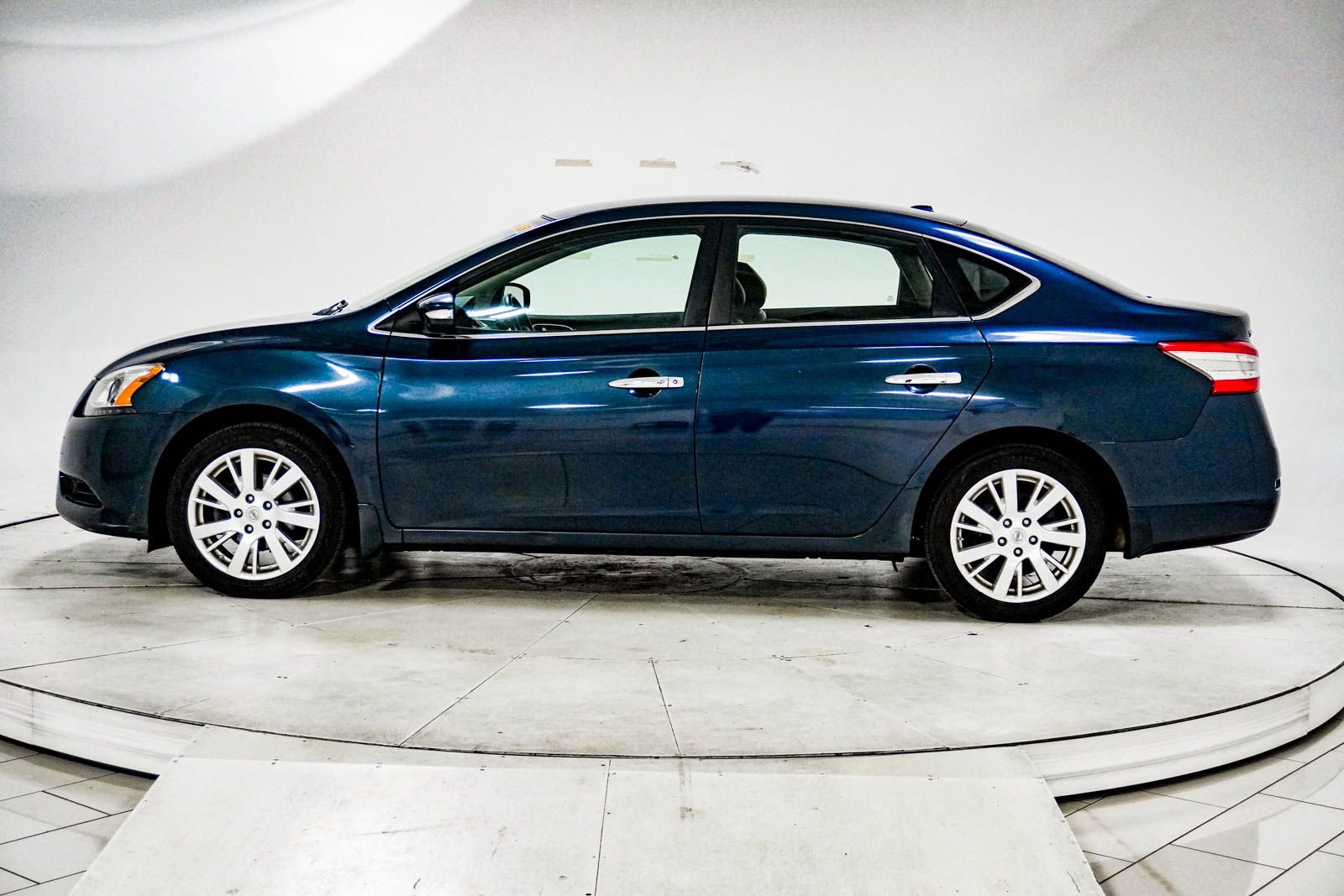 Used 2013 Nissan Sentra SL w/ Leather Pkg image 5
