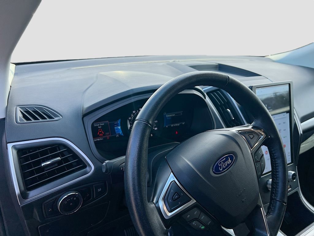 Used 2024 Ford Edge SEL image 9