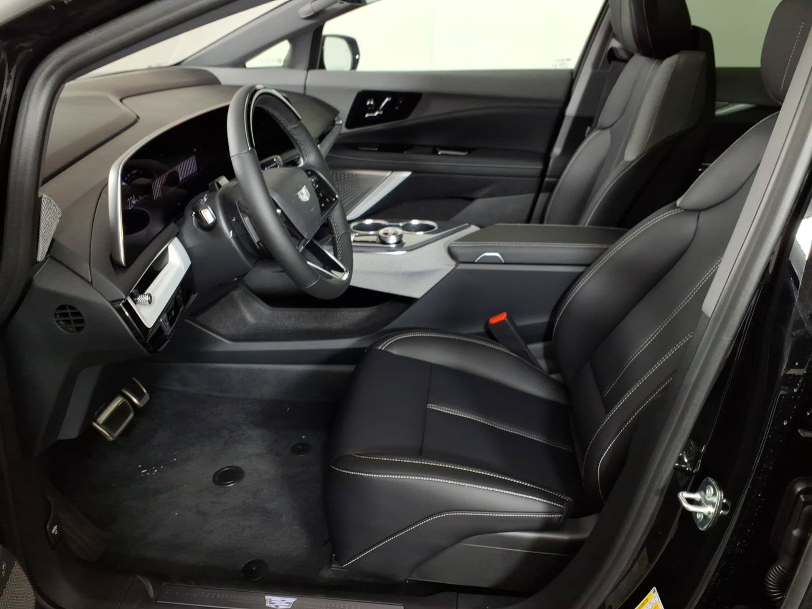 New 2026 Cadillac Optiq Luxury 1 AWD/4WD image 4