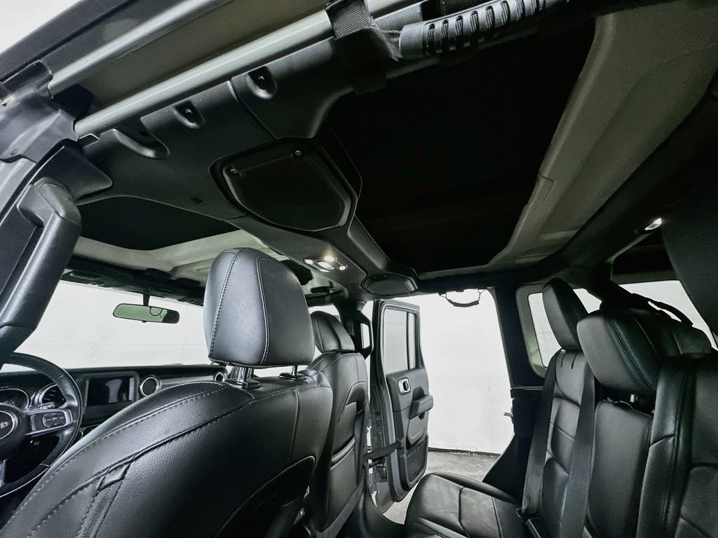 Used 2021 Jeep Wrangler Unlimited Sahara AWD/4WD image 15