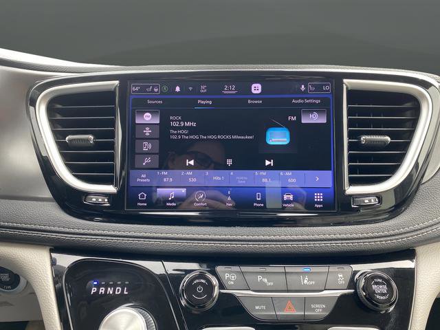 Used 2021 Chrysler Pacifica Touring-L image 30