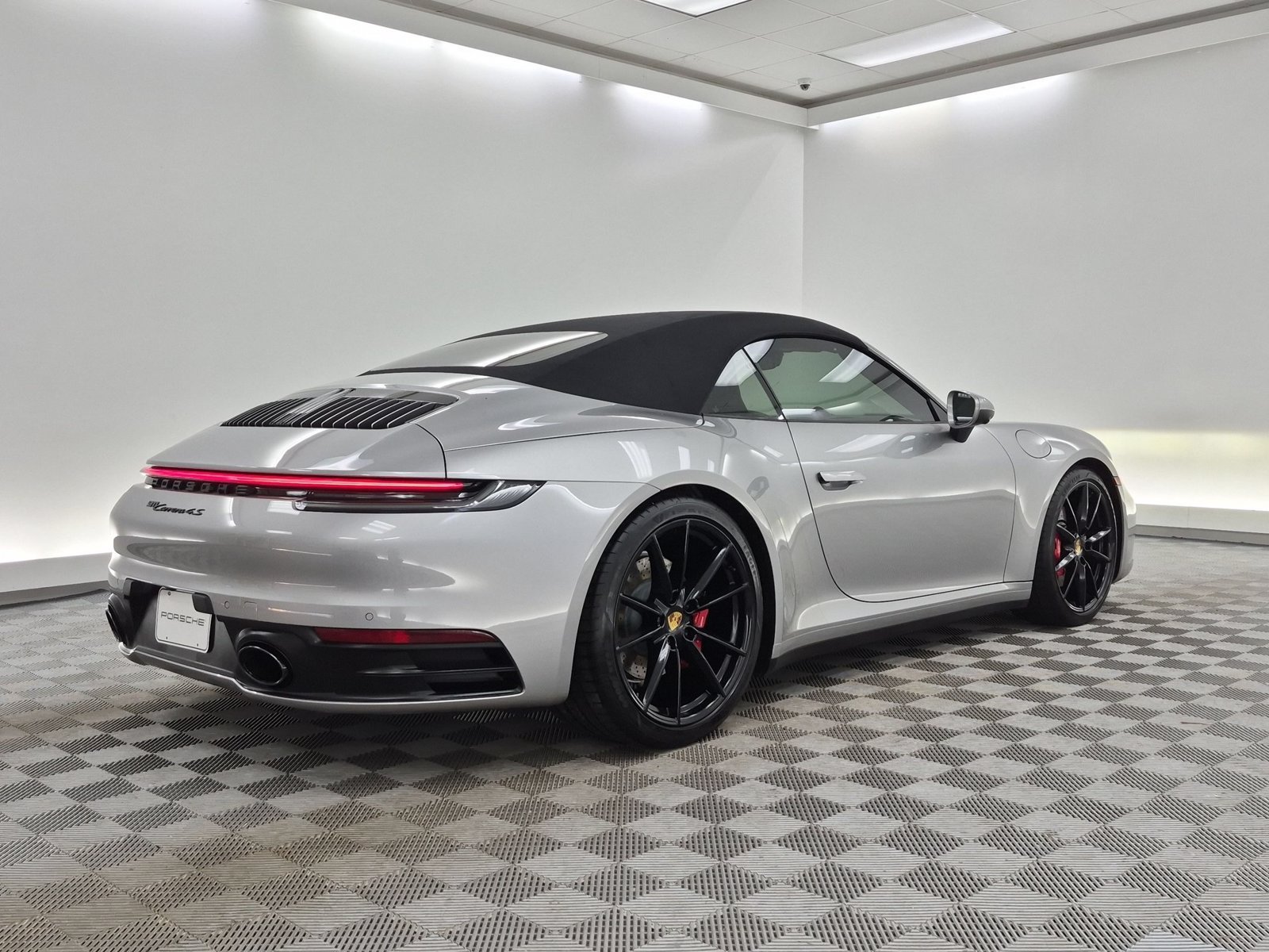 Certified 2020 Porsche 911 Carrera 4S AWD/4WD image 9