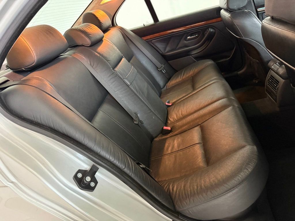 Used 2000 BMW 540i Sedan image 44