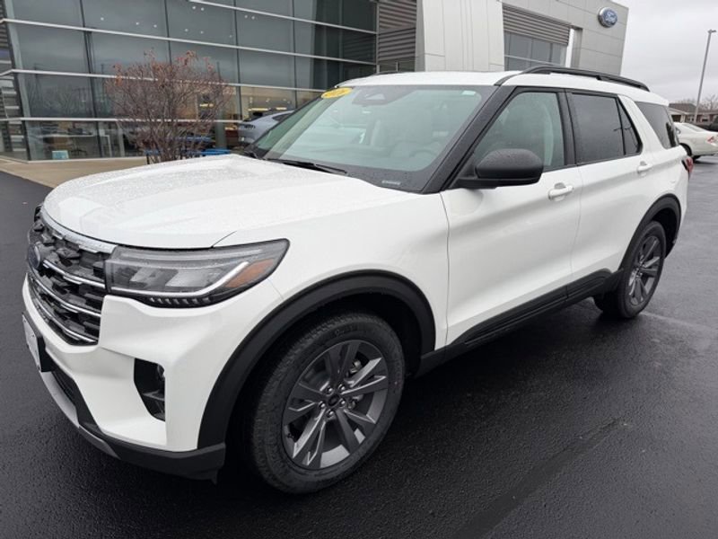 New 2026 Ford Explorer Active image 2