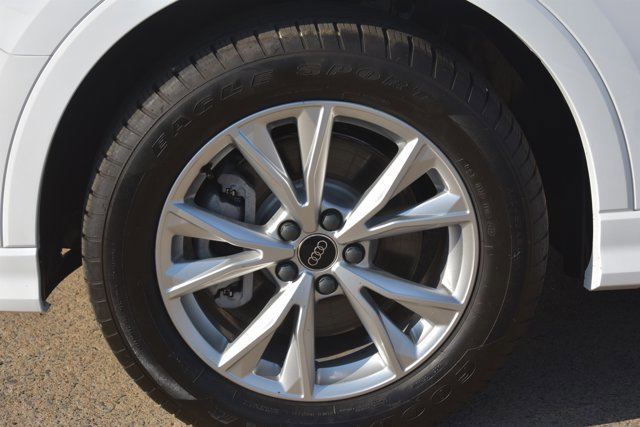 Used 2024 Audi Q3 2.0T Premium Plus image 11