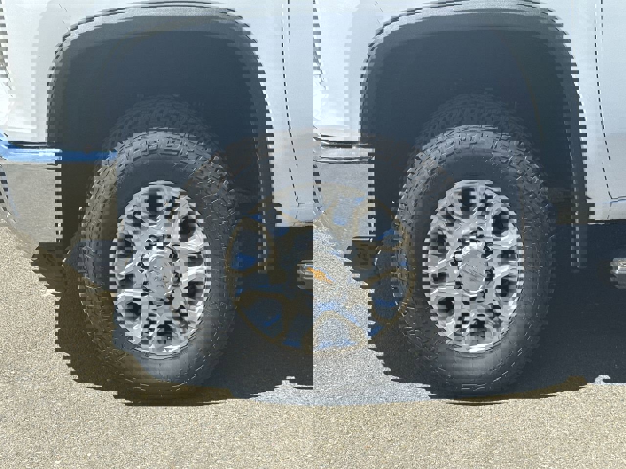 Used 2024 Chevrolet Silverado 2500 LT image 30