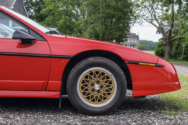 Used 1988 Pontiac Fiero GT RWD image 11