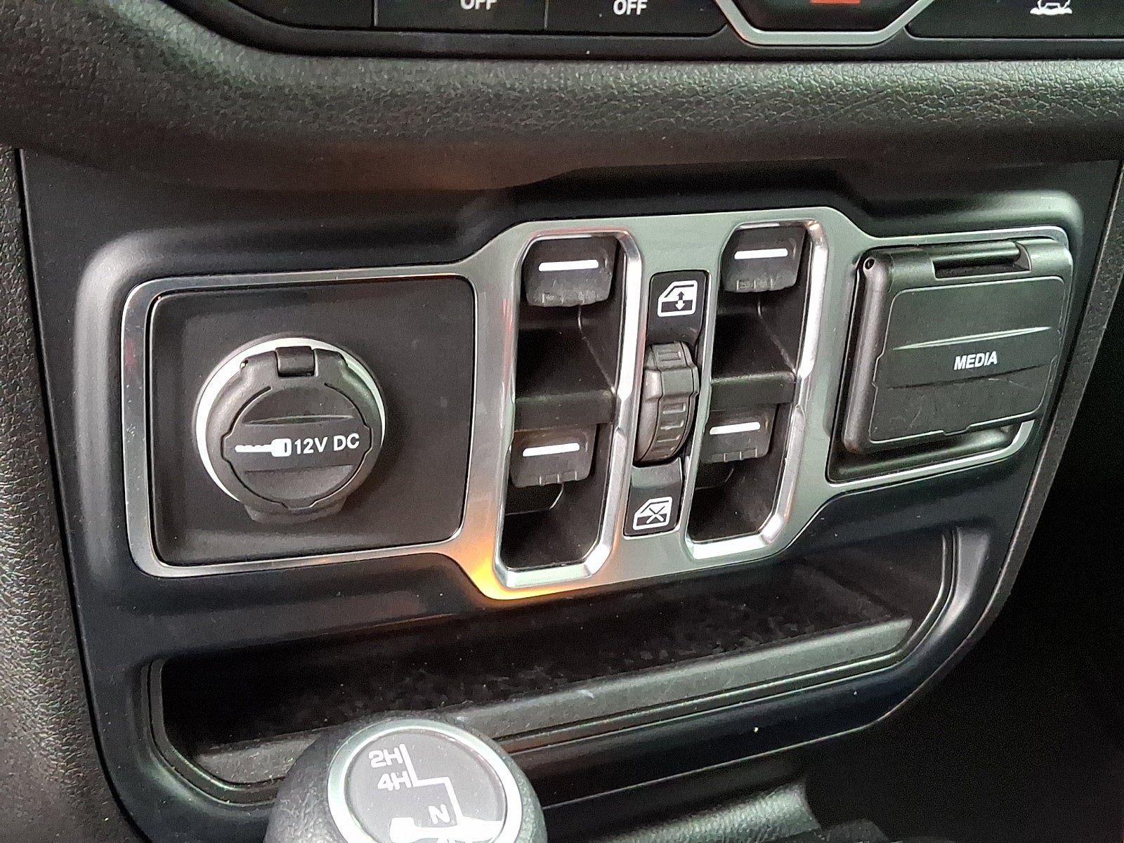 Used 2024 Jeep Wrangler Unlimited Sport AWD/4WD image 24