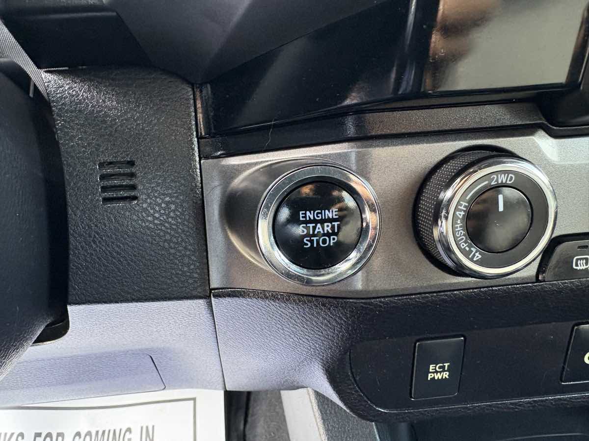 Used 2017 Toyota Tacoma TRD Sport image 34