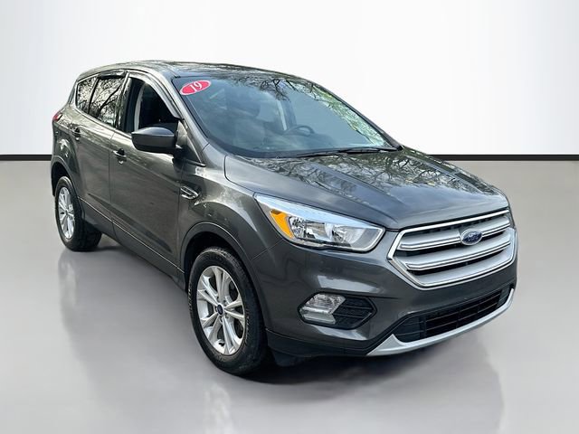 Used 2019 Ford Escape SE image 3