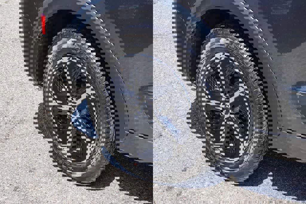 Certified 2024 Kia Niro EX image 10