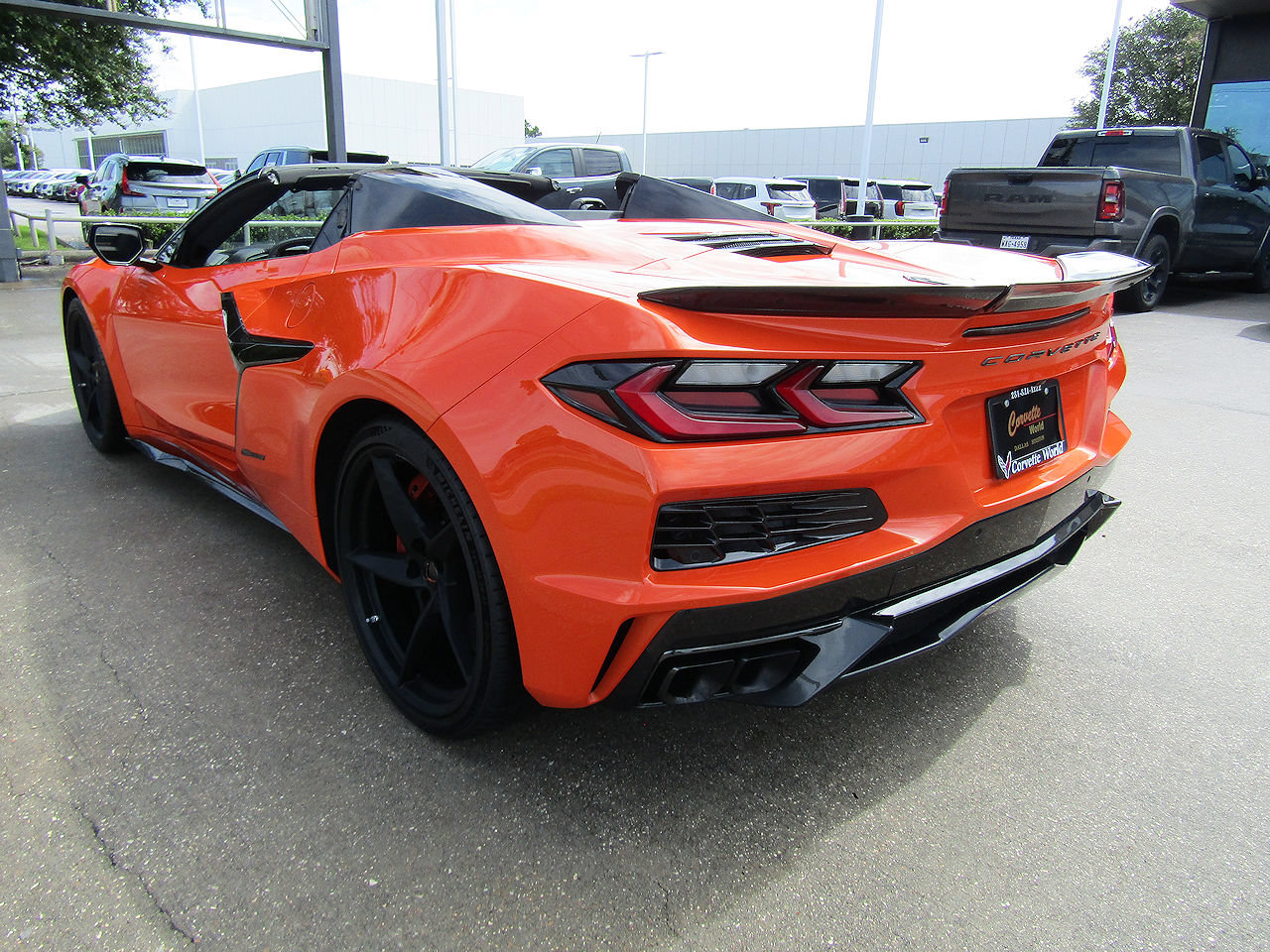 Used 2025 Chevrolet Corvette E-Ray w/ Stealth Interior Trim Package AWD/4WD image 7